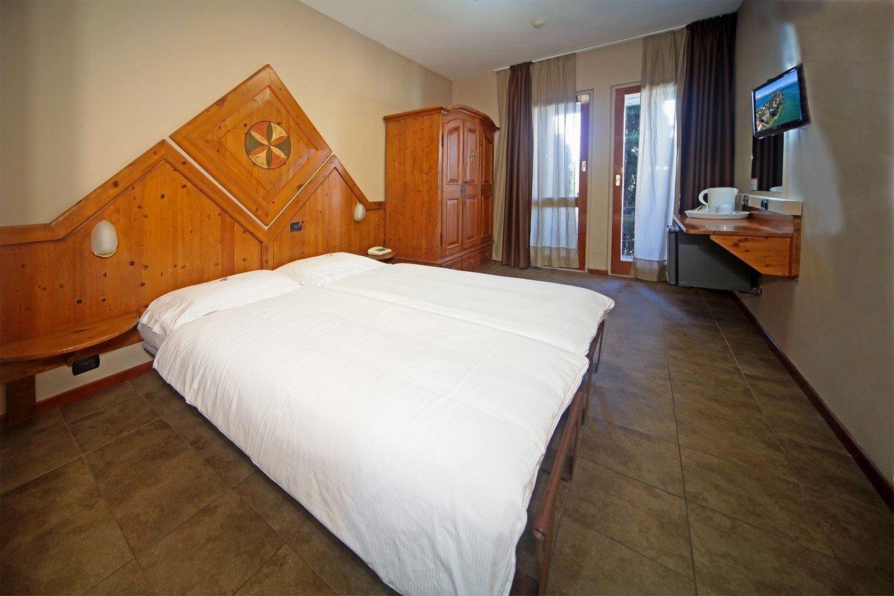 Hotel Smeraldo Сирмионе Екстериор снимка