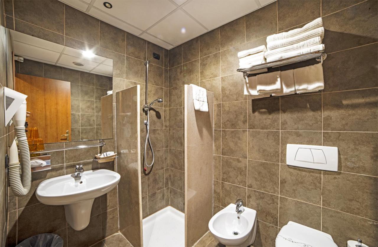 Hotel Smeraldo Сирмионе Екстериор снимка