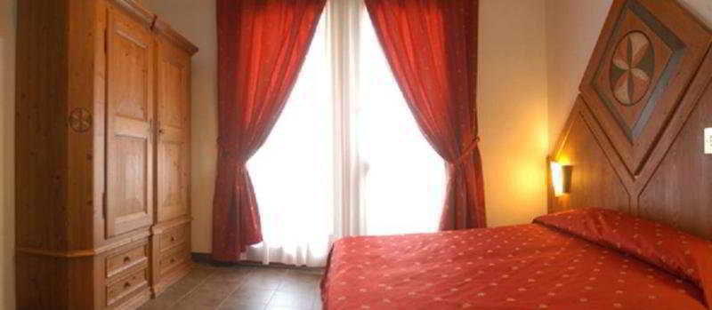 Hotel Smeraldo Сирмионе Екстериор снимка