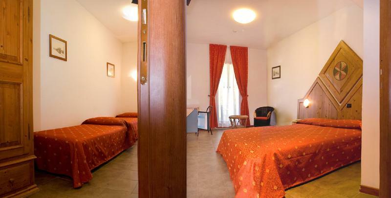 Hotel Smeraldo Сирмионе Екстериор снимка